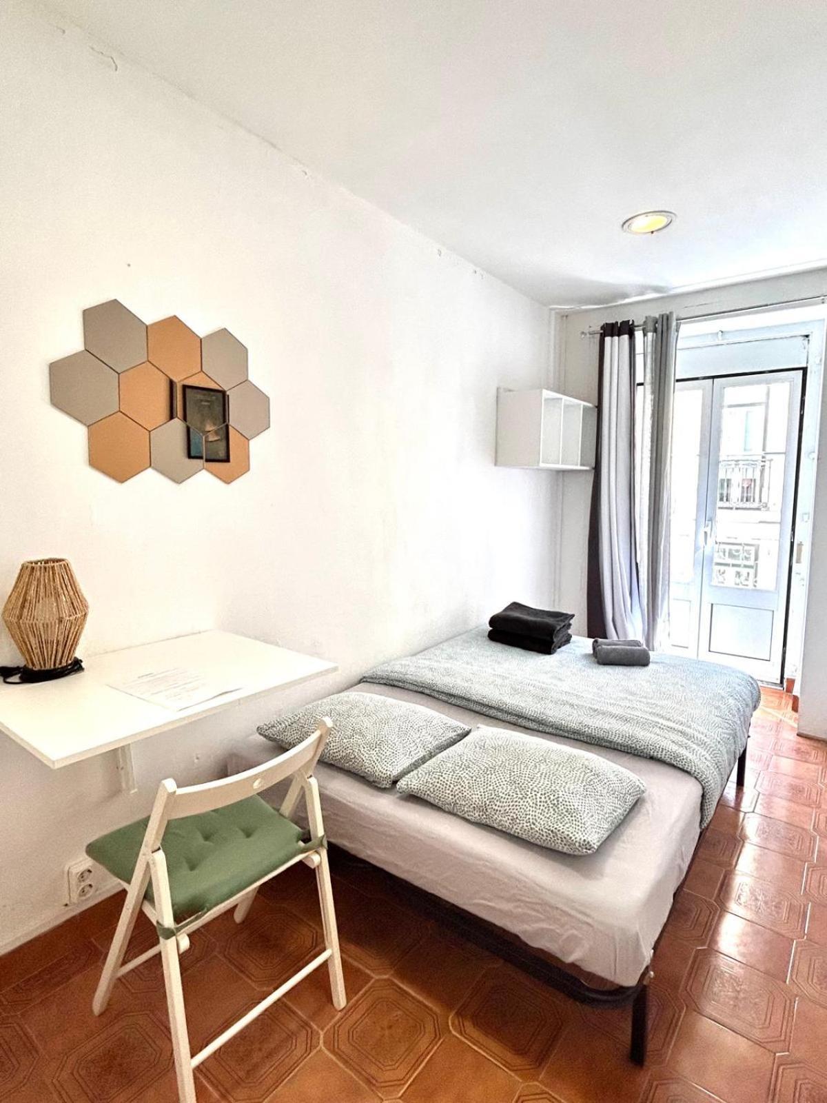 Shared With Bright Private Patio In Gasthof Lissabon