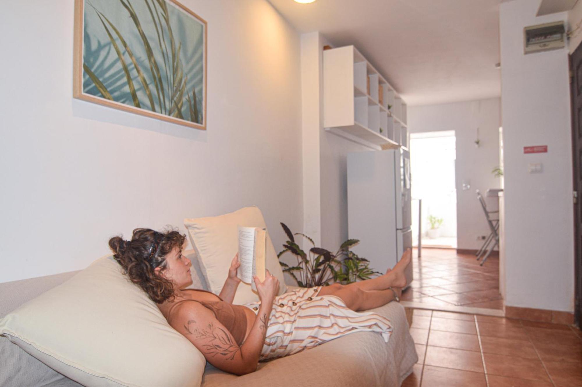 Shared With Bright Private Patio In Gasthof Lissabon